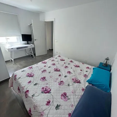 아파트 Duplex Hermoso 아데제